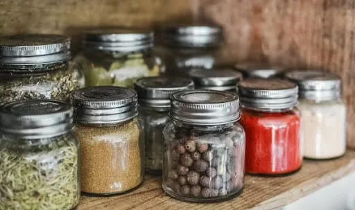 penyimpanan bumbu dapur